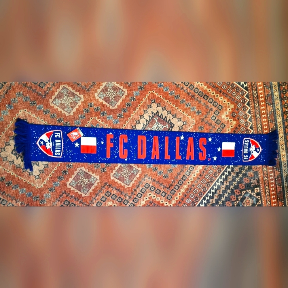 FC Dallas / Texas Pride reversible scarf NWT